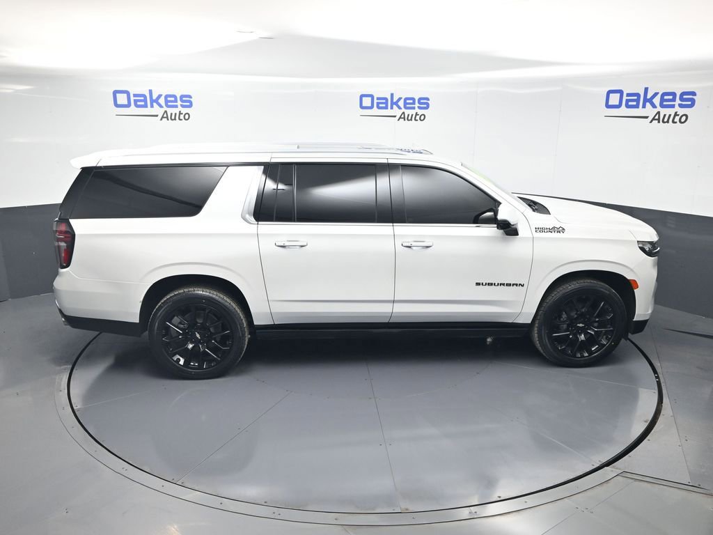 Used 2023 Chevrolet Suburban High Country w/ Premium Package 2 AWD/4WD image 57