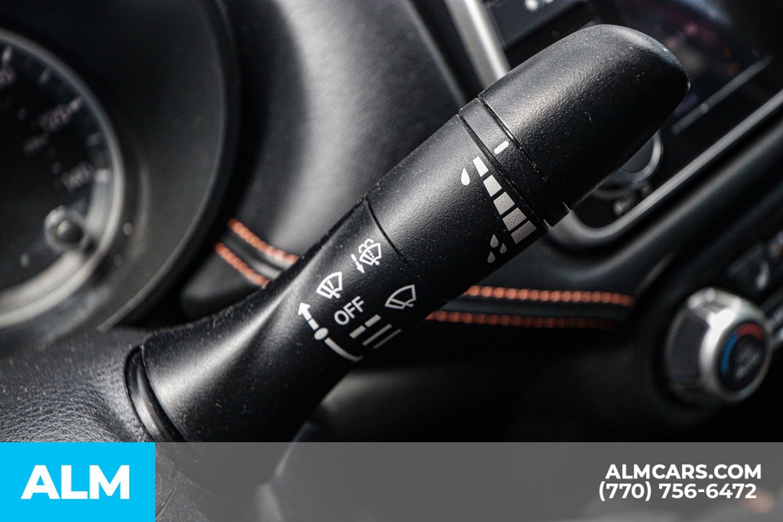 Used 2020 Nissan Versa SR w/ Convenience Package image 35