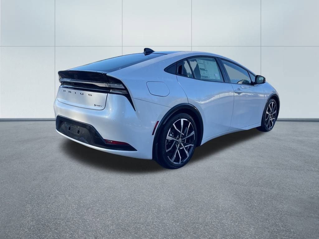 New 2026 Toyota Prius Plug-In Hybrid image 5