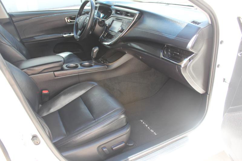Used 2018 Toyota Avalon Touring w/ Carpet Mat Package image 21