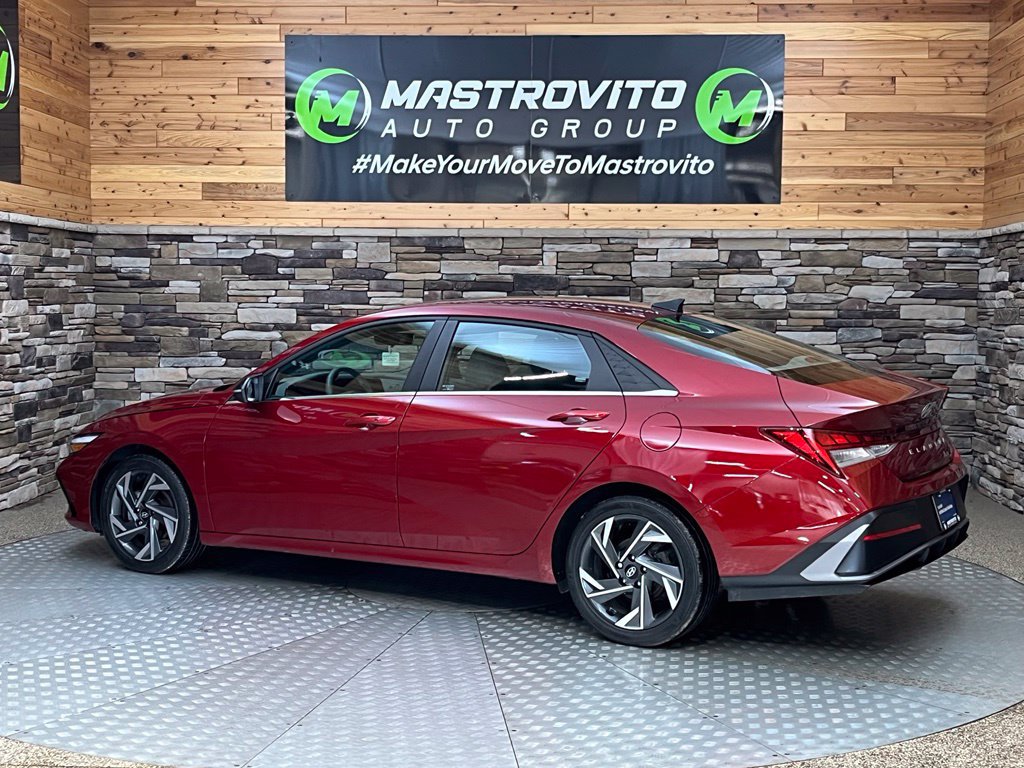 Used 2024 Hyundai Elantra SEL w/ Convenience Package FWD image 11