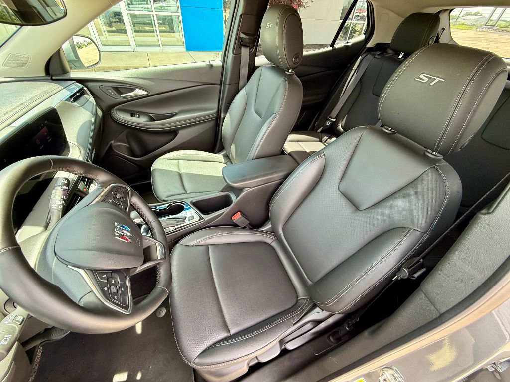 Used 2024 Buick Encore GX Sport Touring image 12