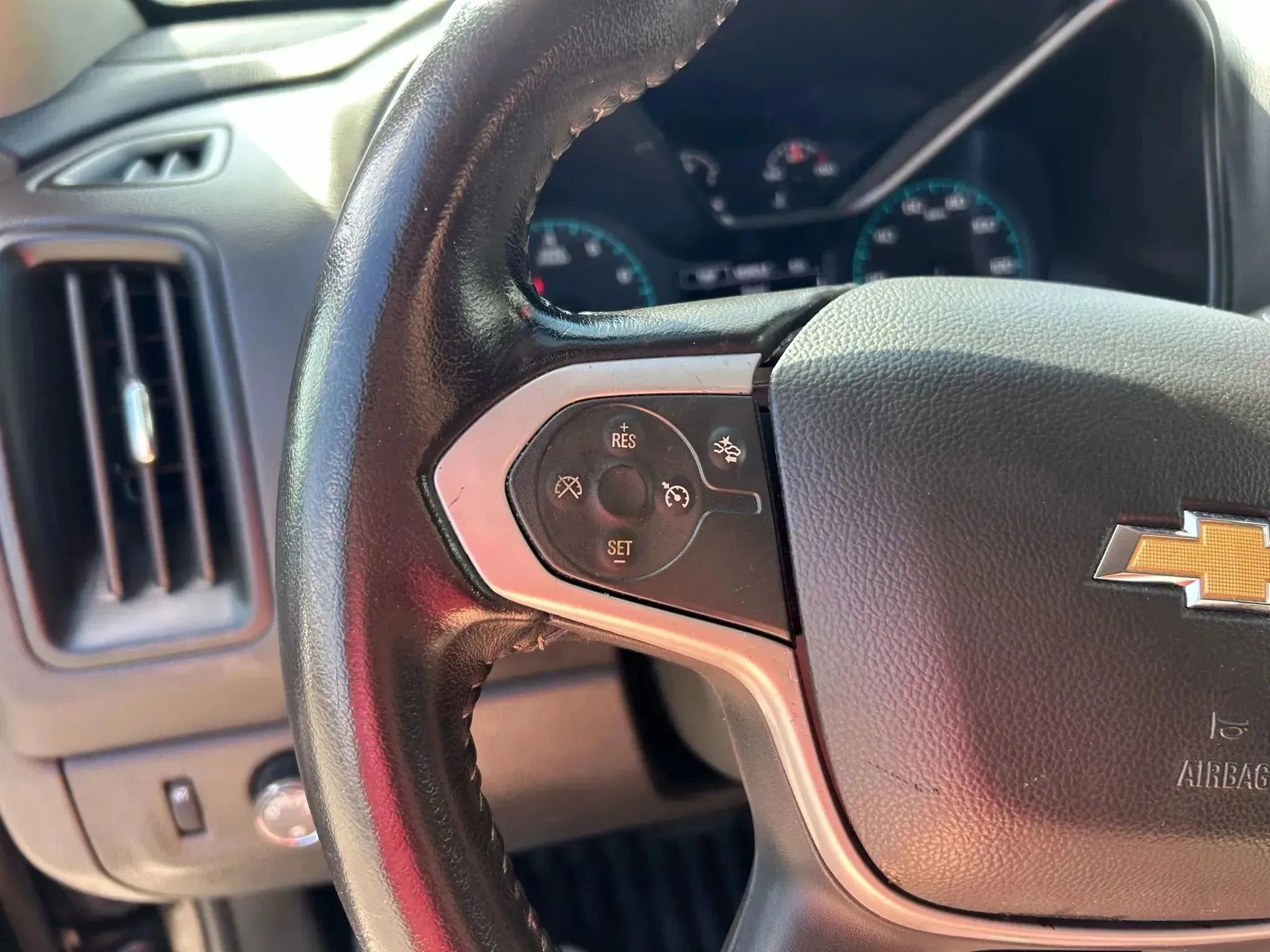 Used 2022 Chevrolet Colorado LT w/ Fleet Safety Package RWD image 14