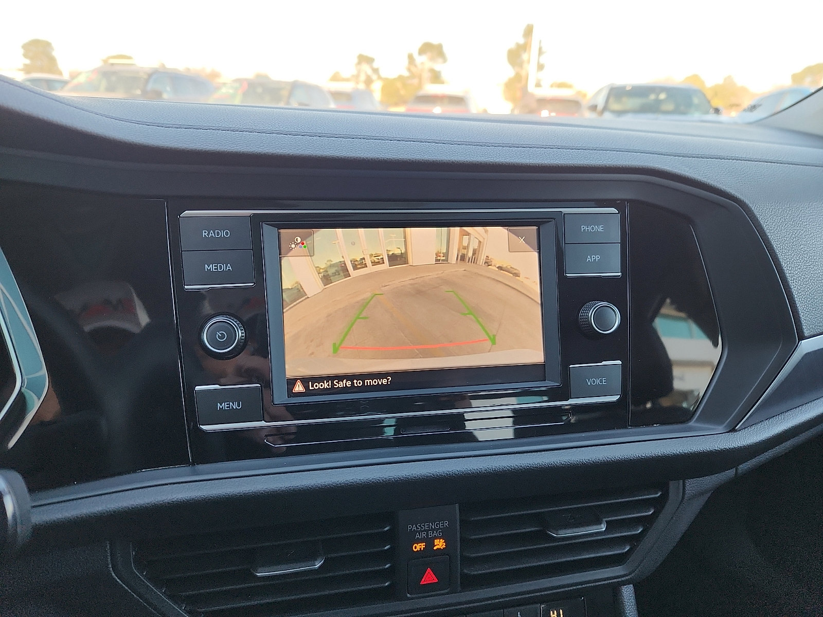 Certified 2024 Volkswagen Jetta SE image 18