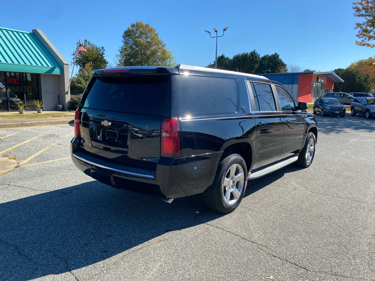 Used 2015 Chevrolet Suburban LTZ image 4