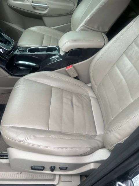 Used 2014 Ford Escape SE image 2