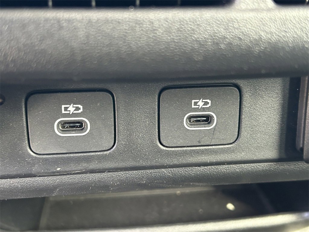 Used 2024 Land Rover Discovery Sport S image 24