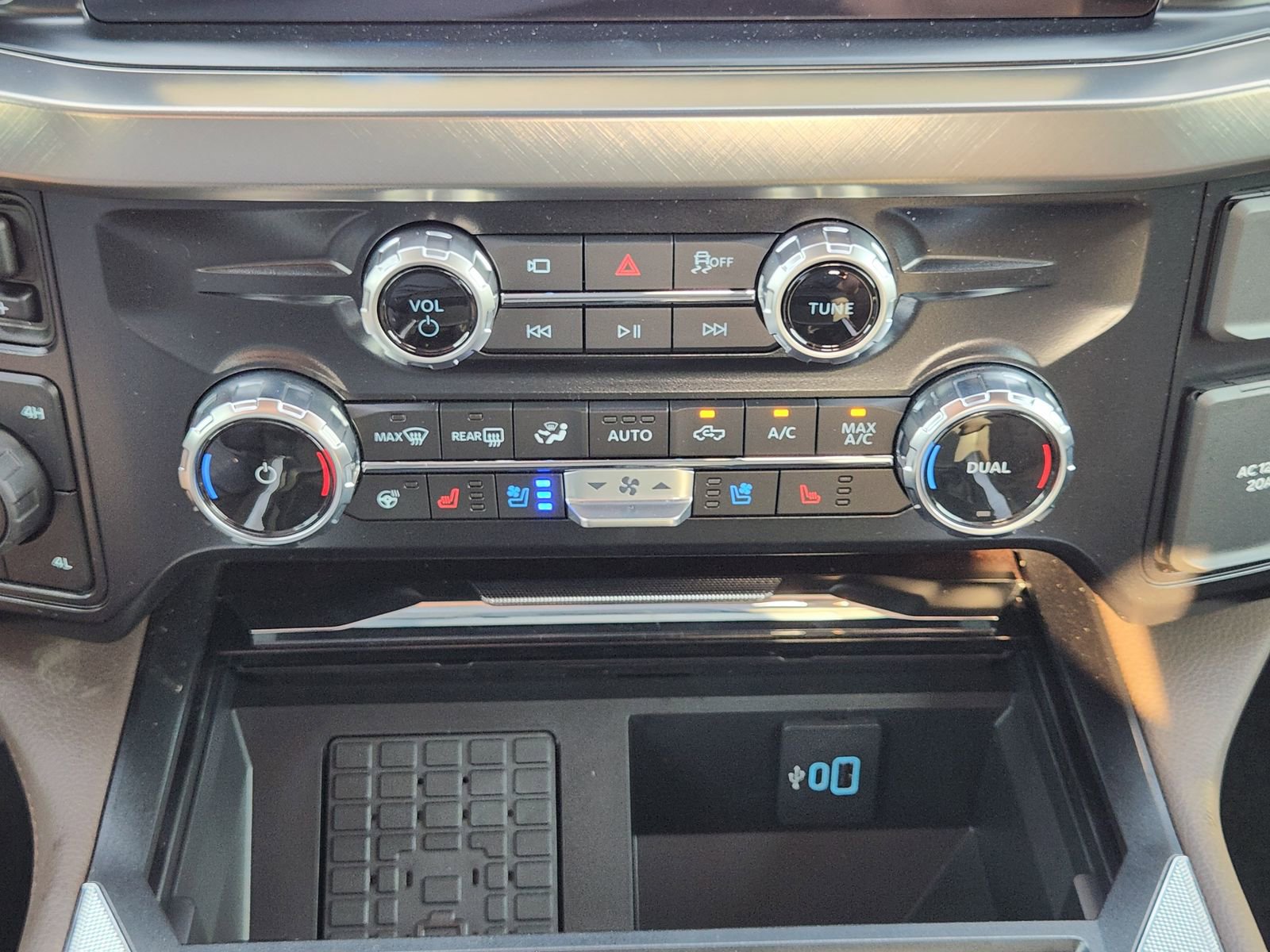 New 2026 Ford F250 King Ranch w/ Chrome Package image 17