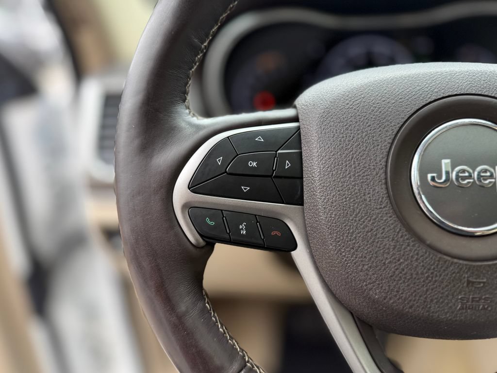 Used 2018 Jeep Grand Cherokee Overland AWD/4WD image 23