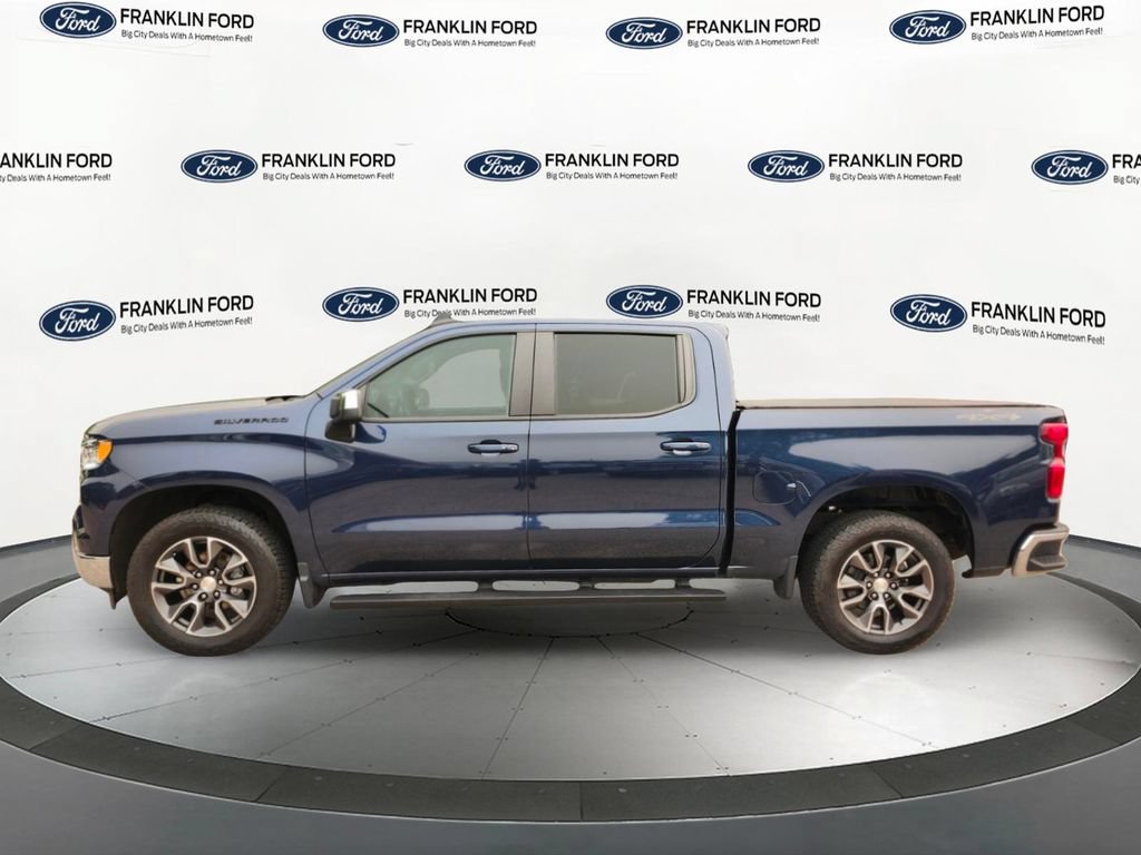 Used 2022 Chevrolet Silverado 1500 LT AWD/4WD image 2