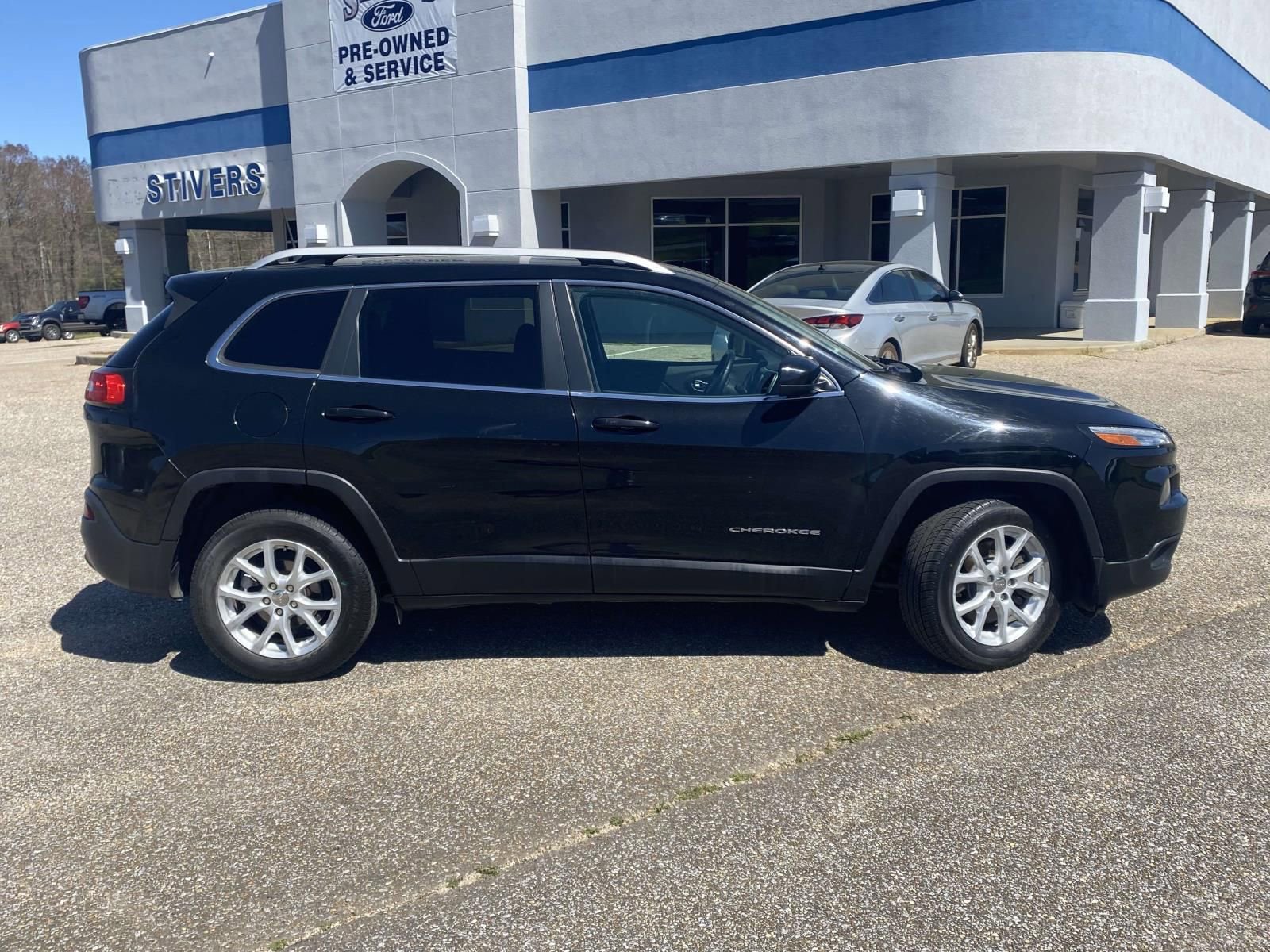 Used 2018 Jeep Cherokee Latitude Plus image 8