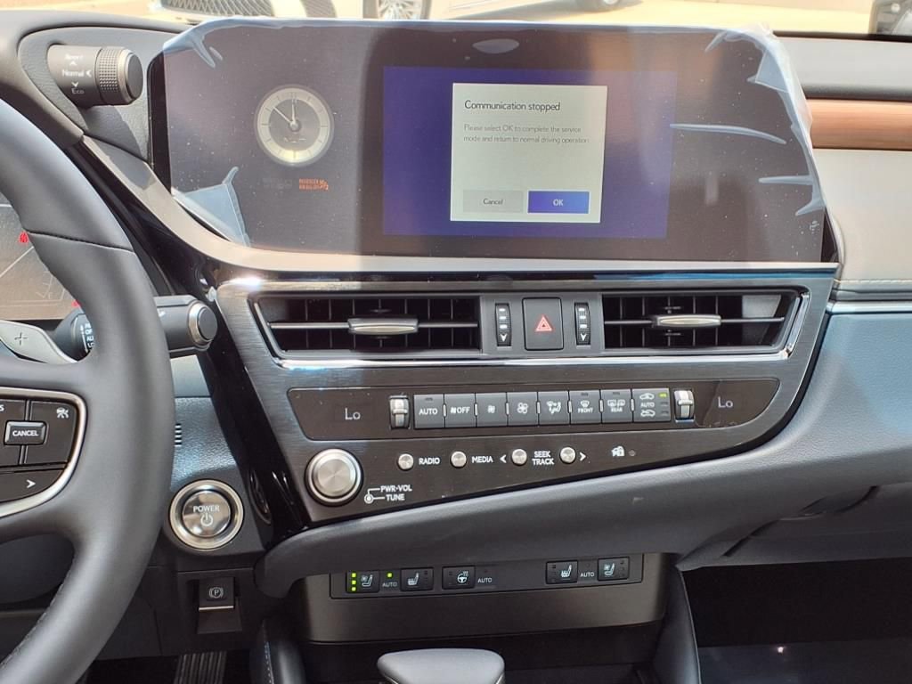 New 2025 Lexus ES 300h w/ Premium Package image 10