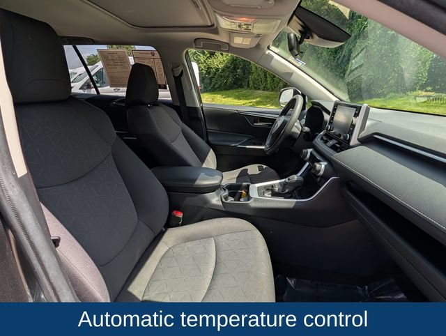 Used 2019 Toyota RAV4 XLE w/ Convenience Package AWD/4WD image 12