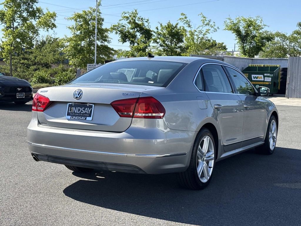 Used 2013 Volkswagen Passat TDI SEL Premium FWD image 3