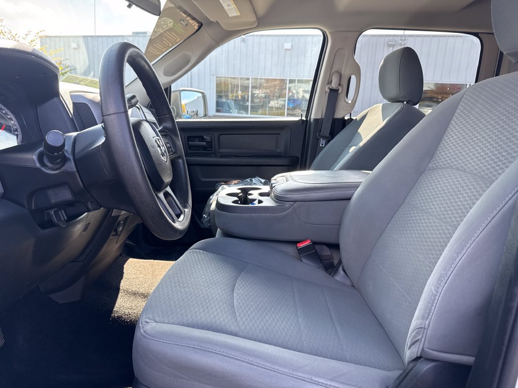 Used 2014 RAM 1500 ST w/ SXT Appearance Group AWD/4WD image 4