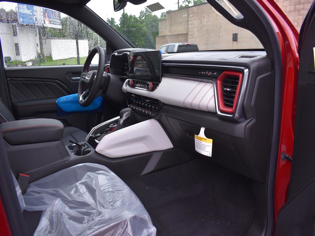 New 2025 GMC Canyon AT4 w/ AT4X Package image 5