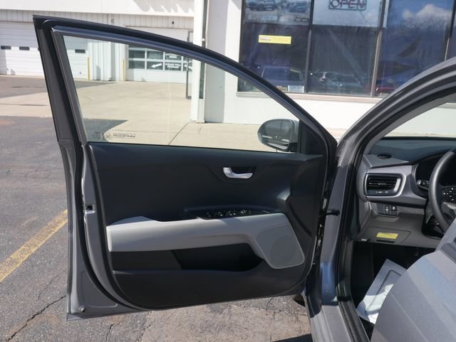 Used 2023 Kia Rio S image 18