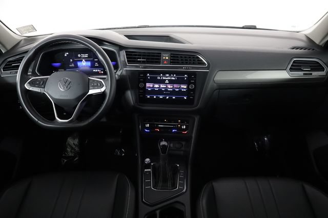 Used 2023 Volkswagen Tiguan SE FWD image 13