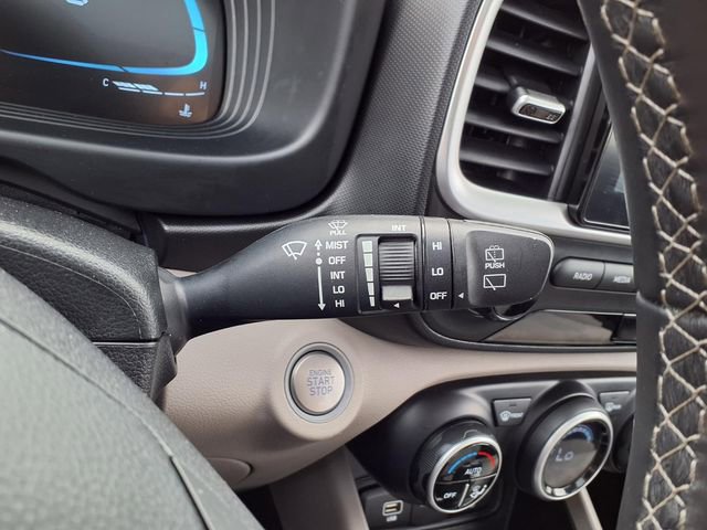 Used 2025 Hyundai Venue SEL FWD image 78