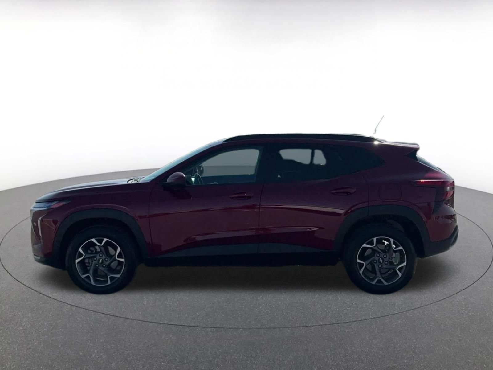 Used 2025 Chevrolet Trax LT w/ LT Convenience Package FWD image 7