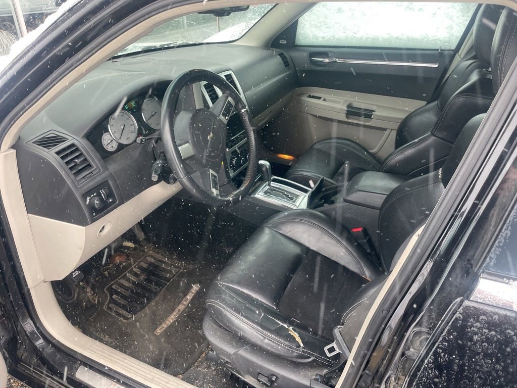 Used 2007 Chrysler 300 C w/ SRT Design Group image 9