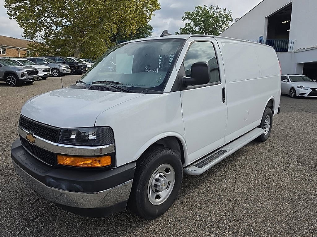 Used 2025 Chevrolet Express 2500 w/ Driver Convenience Package RWD image 13