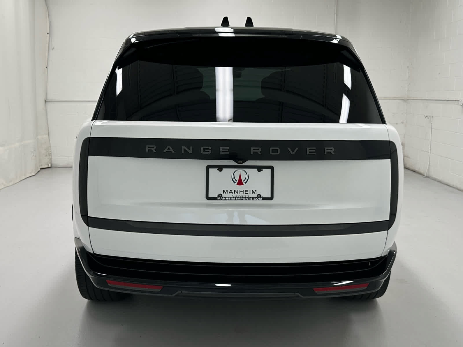 Used 2024 Land Rover Range Rover Long Wheelbase Autobiography AWD/4WD image 7