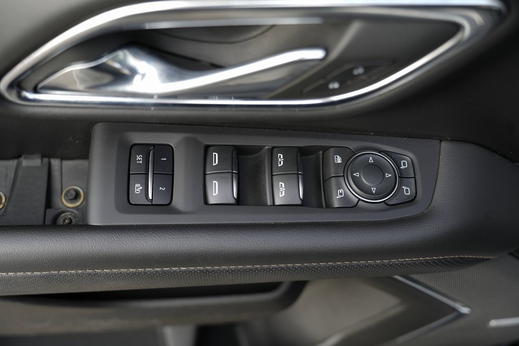 Used 2023 Chevrolet Suburban Premier image 31