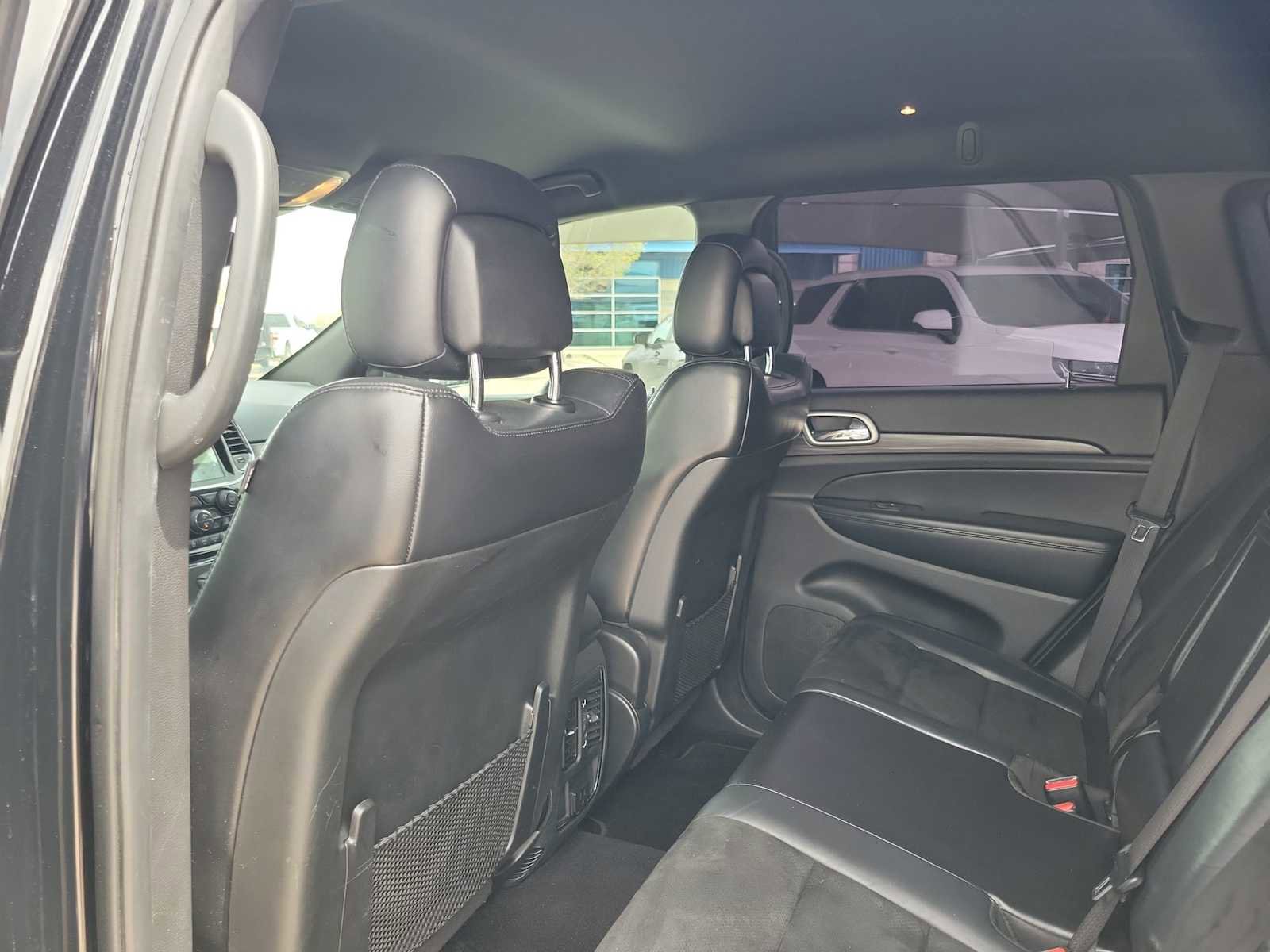 Used 2019 Jeep Grand Cherokee Altitude image 16