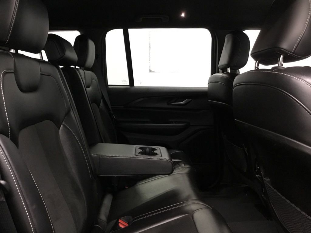 Used 2023 Jeep Grand Cherokee Altitude image 19