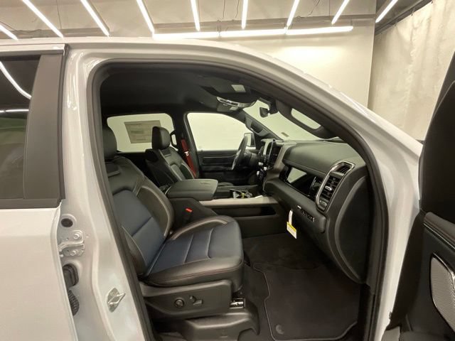 New 2026 RAM 1500 Laramie AWD/4WD image 23