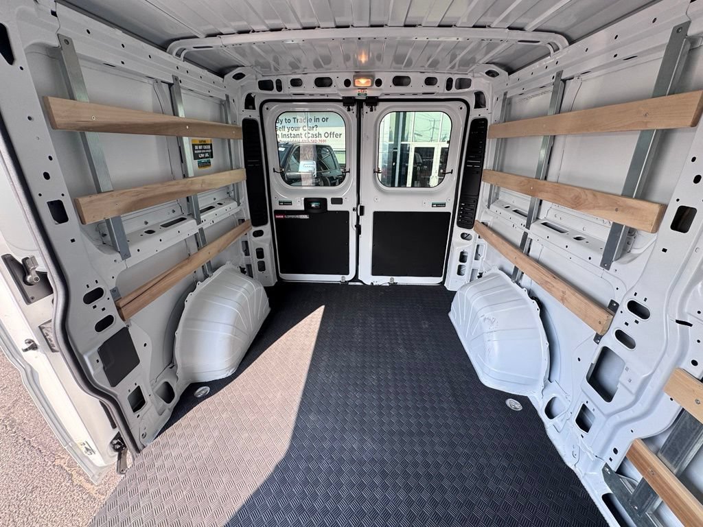 Used 2025 RAM ProMaster 2500 w/ U-Haul Equipment Group FWD image 12