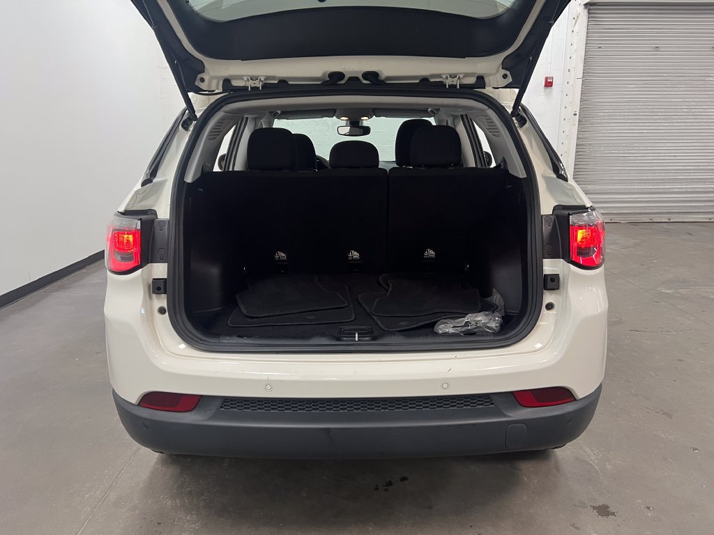 Used 2018 Jeep Compass Sport w/ Tech Group FWD image 23