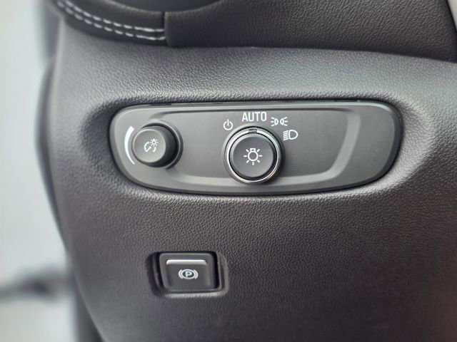 Used 2025 Chevrolet Blazer LT image 38