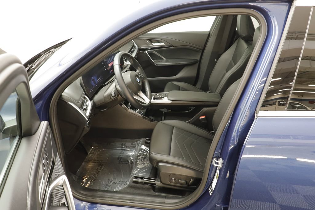Certified 2025 BMW X1 xDrive28i image 6
