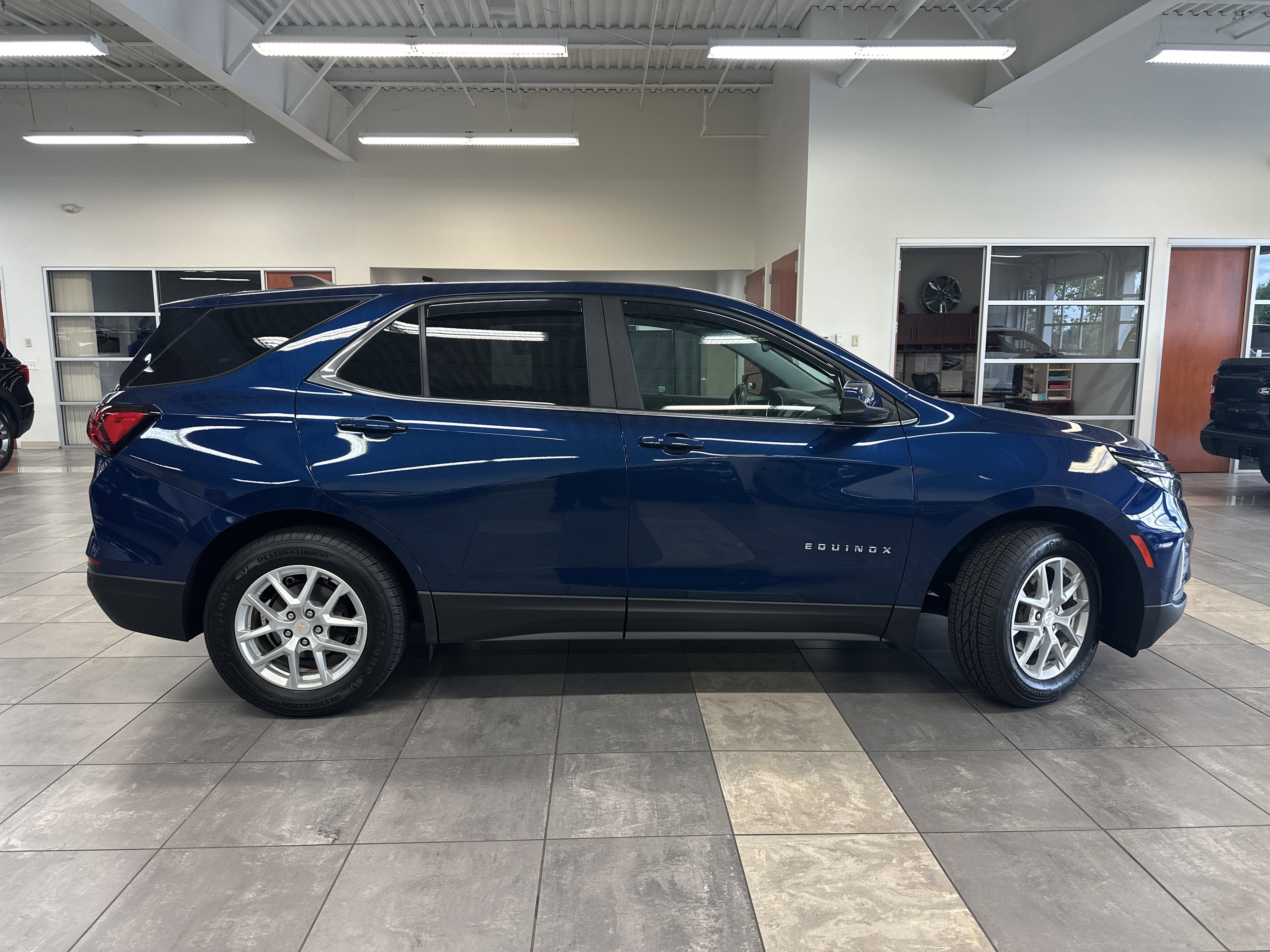 Used 2023 Chevrolet Equinox LT FWD image 8