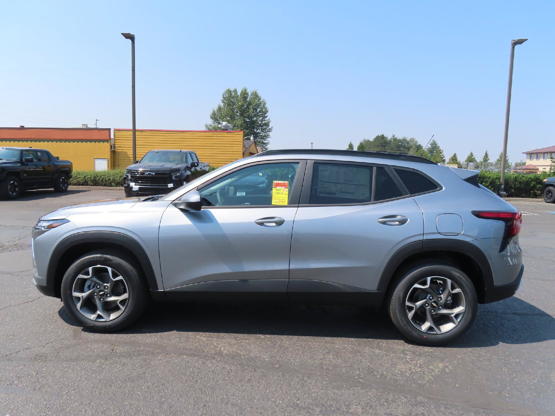 New 2026 Chevrolet Trax LT w/ Driver Confidence Package FWD image 4