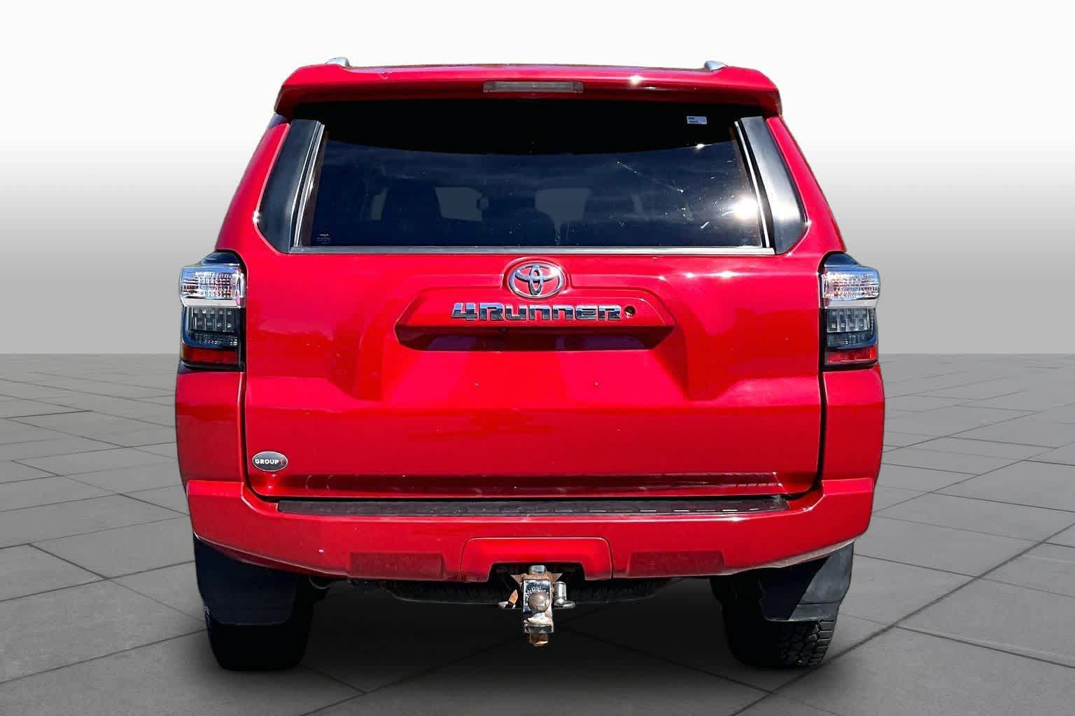 Used 2016 Toyota 4Runner SR5 AWD/4WD image 5