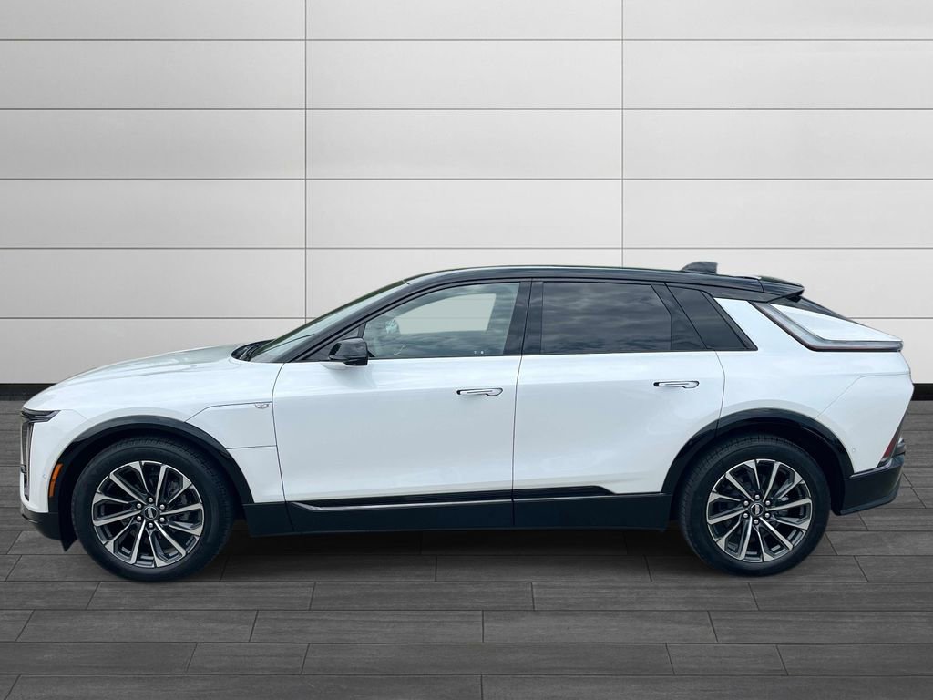 Used 2025 Cadillac Lyriq Sport AWD/4WD image 2