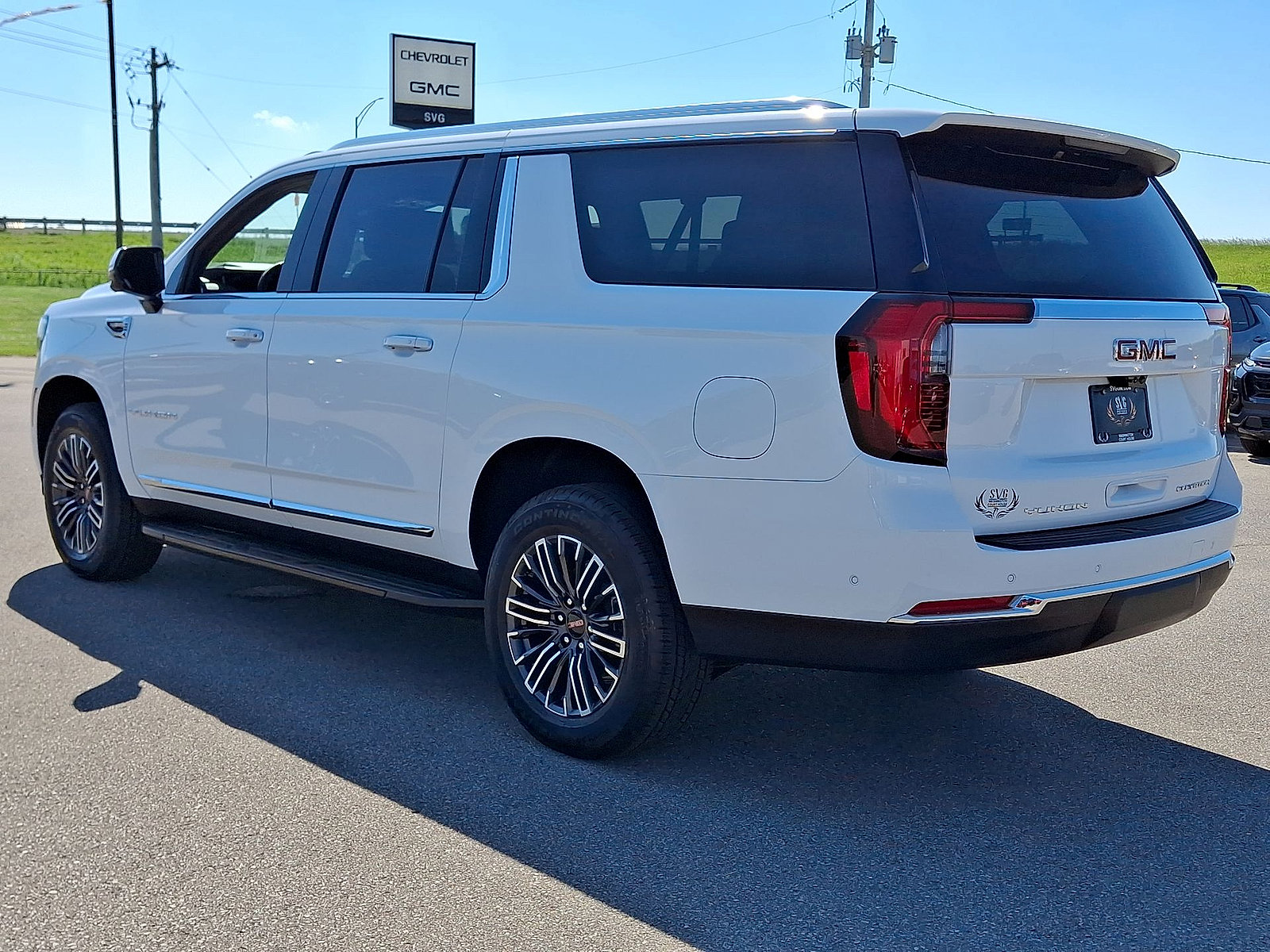 New 2026 GMC Yukon XL Elevation w/ Elevation Premium Package AWD/4WD image 11