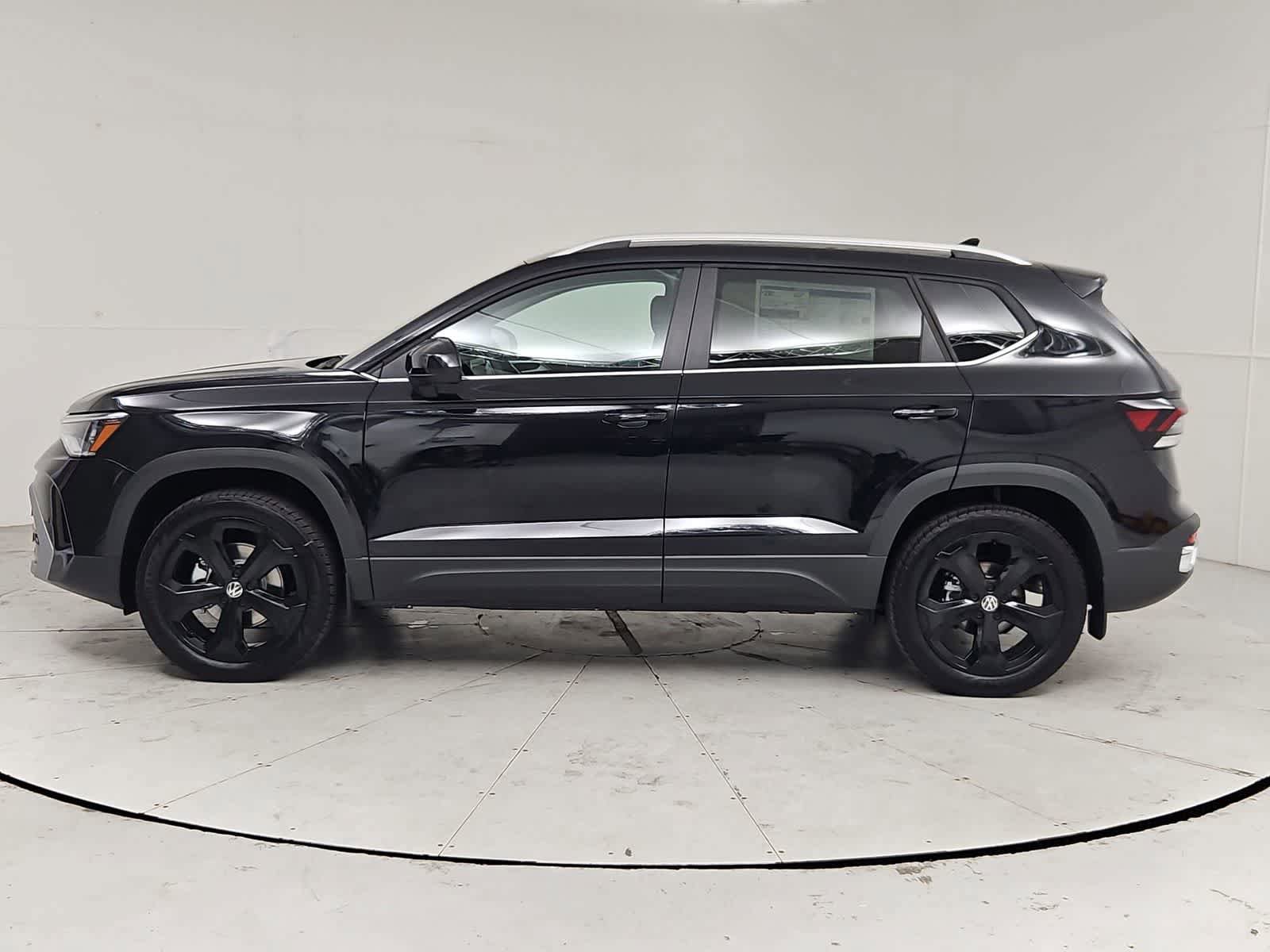 New 2026 Volkswagen Taos SEL AWD/4WD image 3