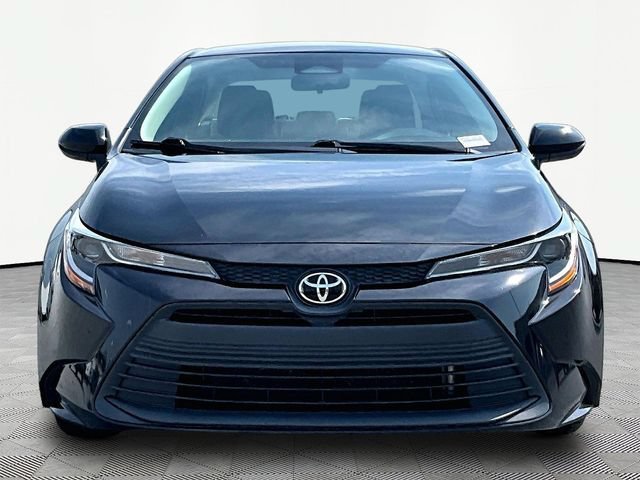Used 2023 Toyota Corolla LE FWD image 2