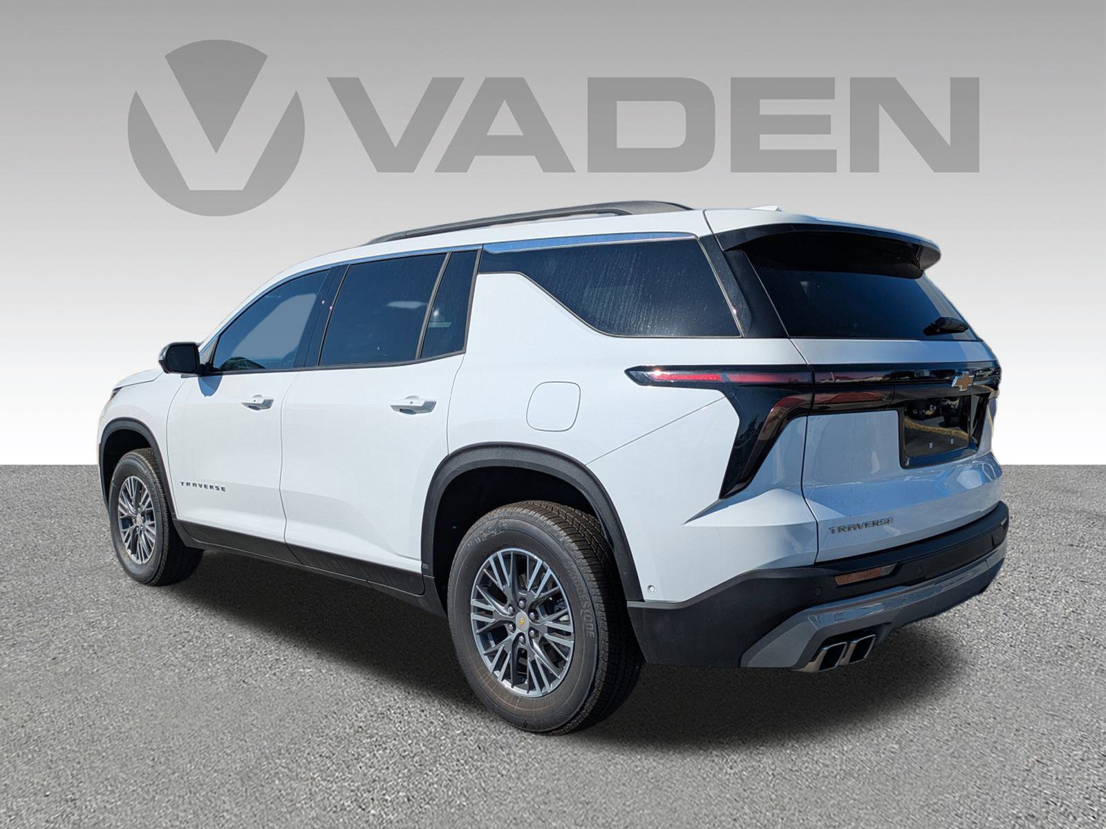New 2025 Chevrolet Traverse LT w/ Enhanced Driving Package FWD image 22