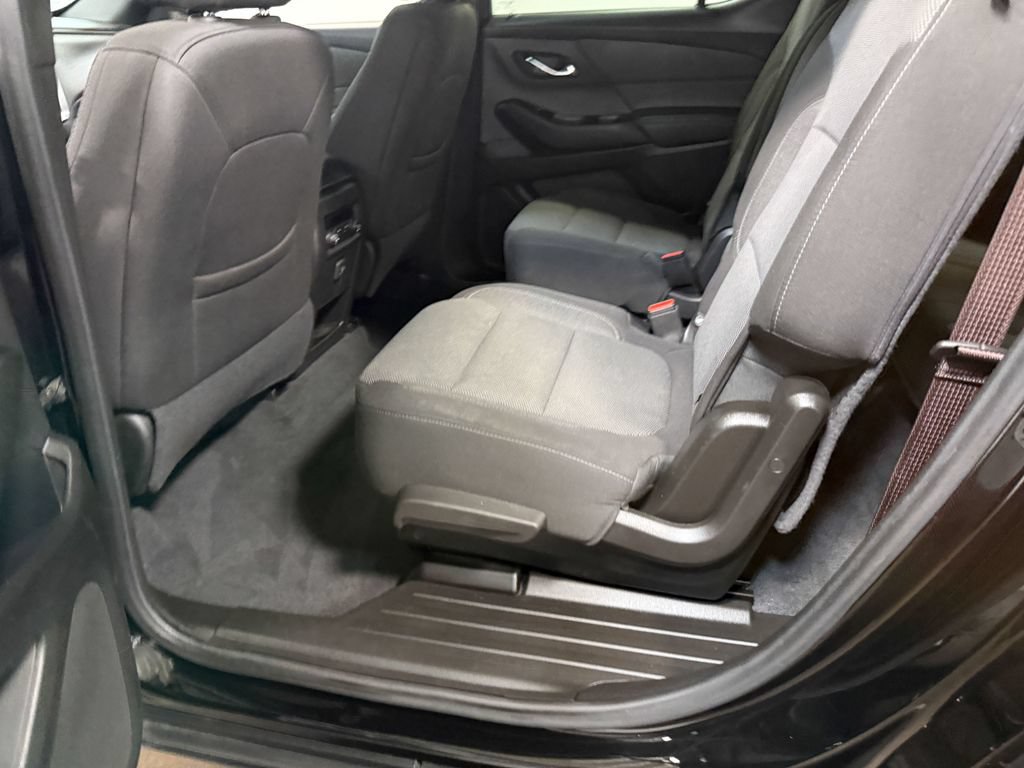 Used 2023 Chevrolet Traverse LT AWD/4WD image 47
