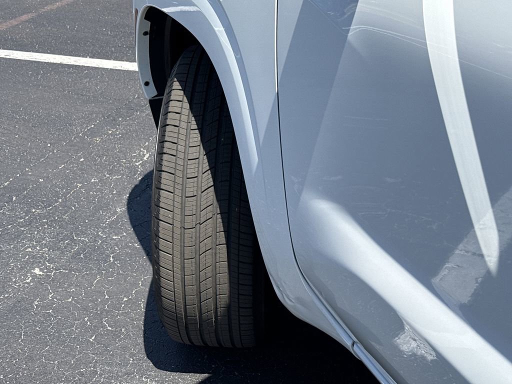 Certified 2022 Nissan Frontier SV RWD image 46