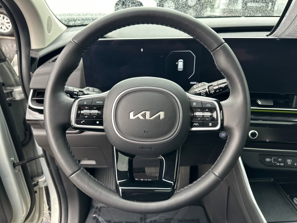 Used 2025 Kia Carnival SX Prestige FWD image 19