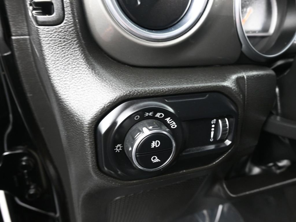 Used 2023 Jeep Gladiator Overland image 25