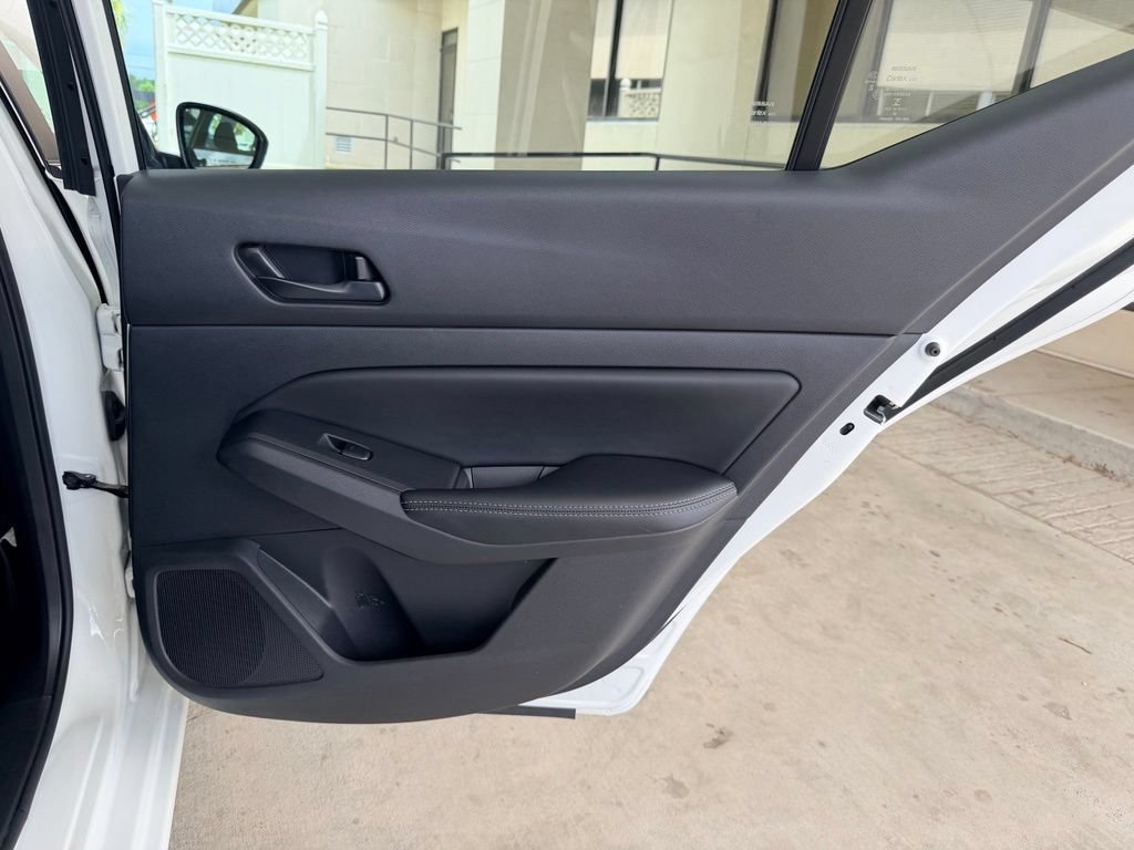Used 2025 Nissan Altima 2.5 SV FWD image 32