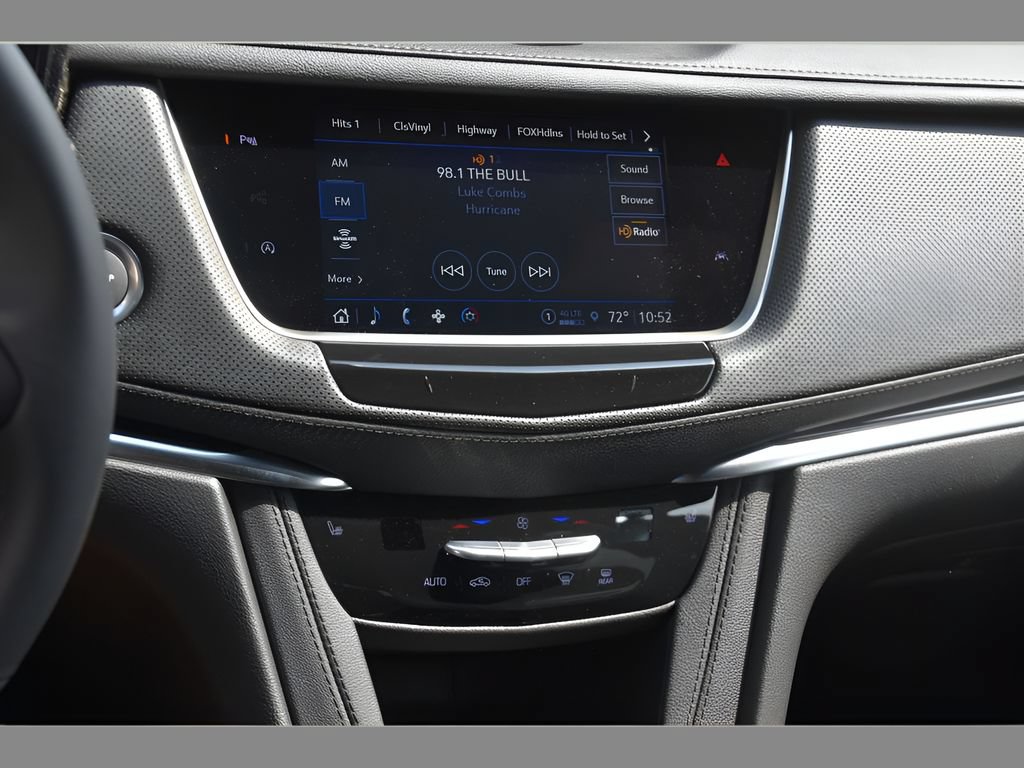 New 2025 Cadillac XT6 Luxury FWD image 19