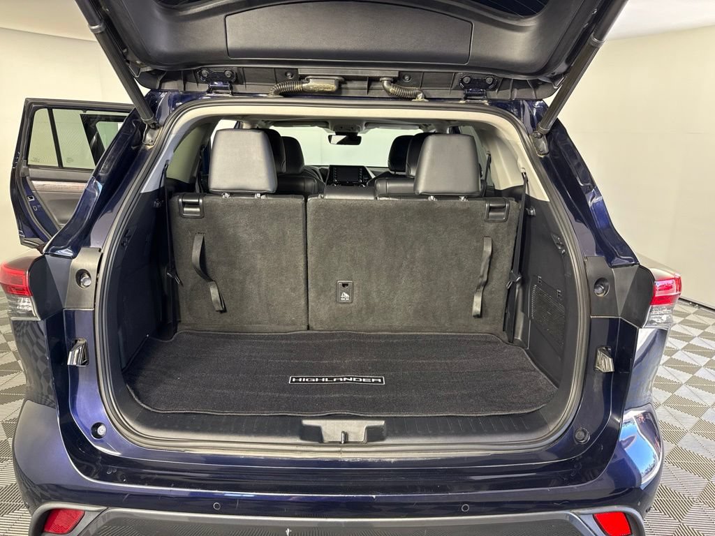 Used 2020 Toyota Highlander Limited FWD image 35